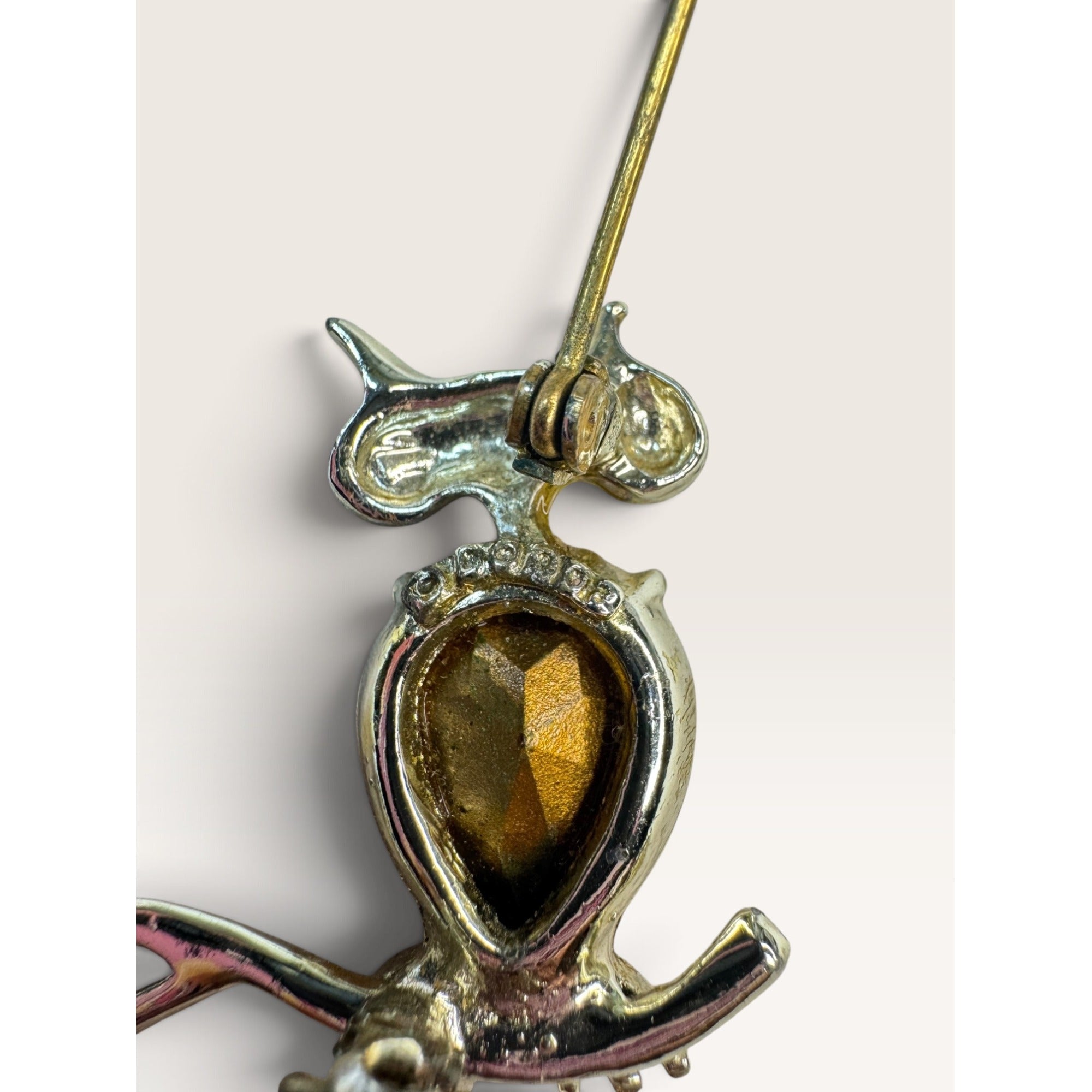 Dodds Vintage 1970s Gold Tone Amber Rhinestone Pear Body Owl Brooch 1.29"
