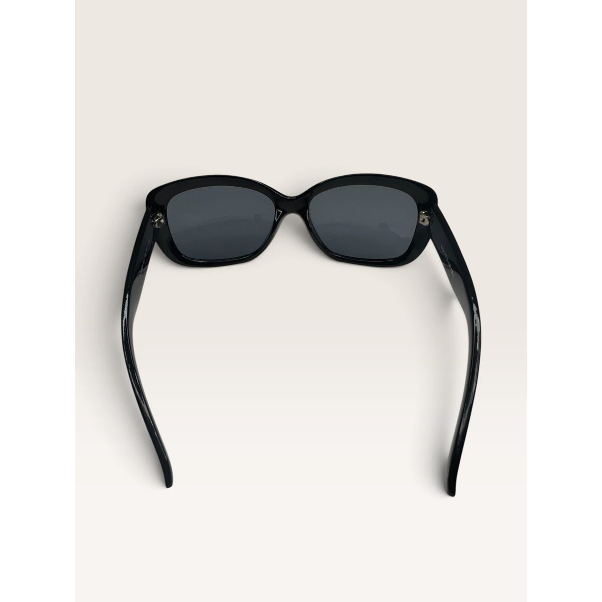 Foster Grant Flection Black Polarized Oval Cat Eye Sunglasses Leopard Case 48mm