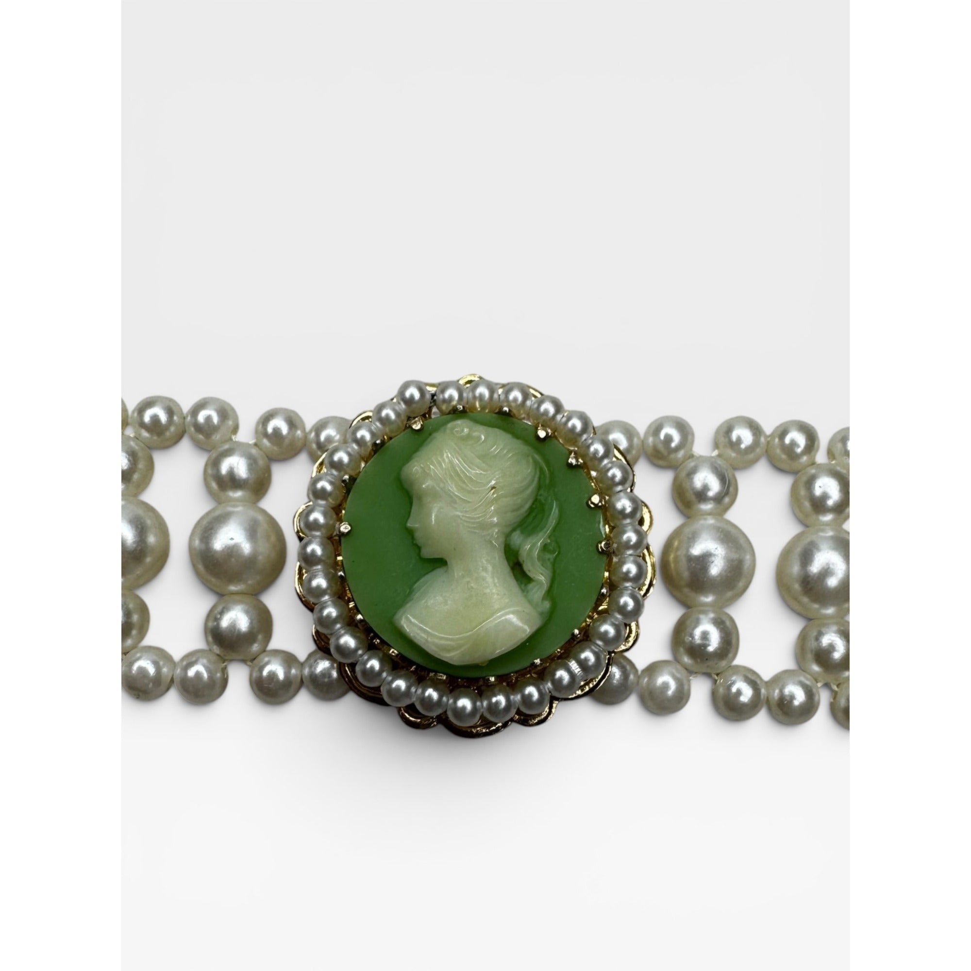 Faux Pearl Lattice Green Cameo 11-14 Inch Choker Necklace 1960s Vintage