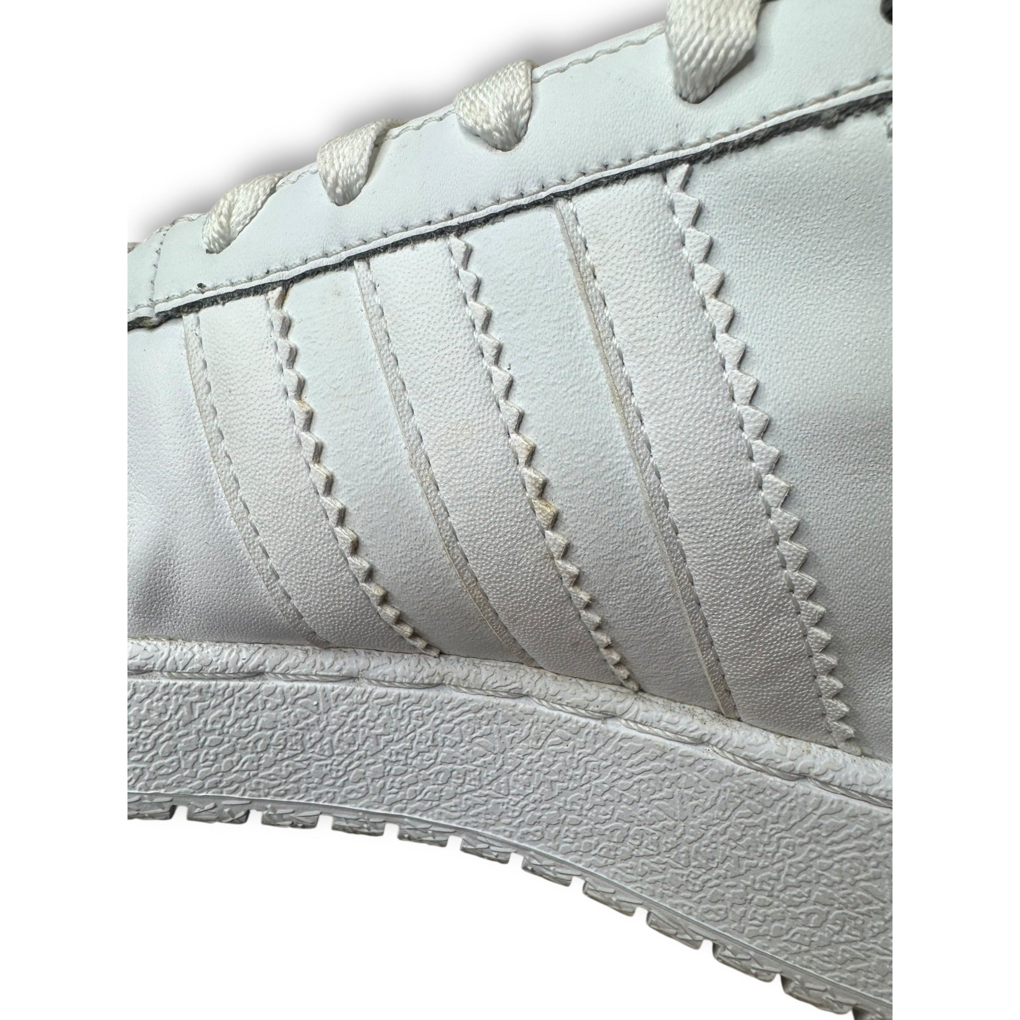 Adidas Mens Super Cup Low Basketball Shoes White Size 9 Pre owned Original Box