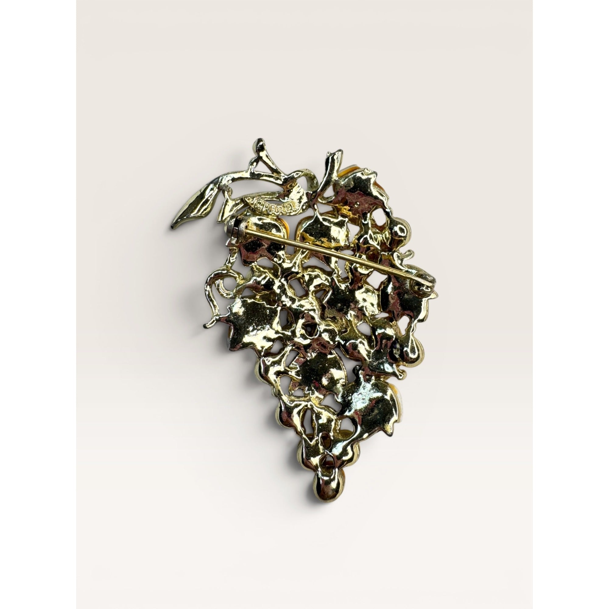 ChaRel 1950s Faux Pearl & Mother of Pearl Lucite Grape Brooch Gold Tone Vintage
