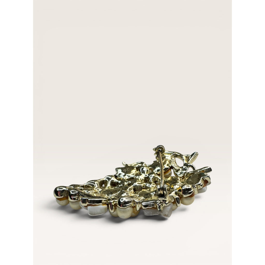 ChaRel 1950s Faux Pearl & Mother of Pearl Lucite Grape Brooch Gold Tone Vintage