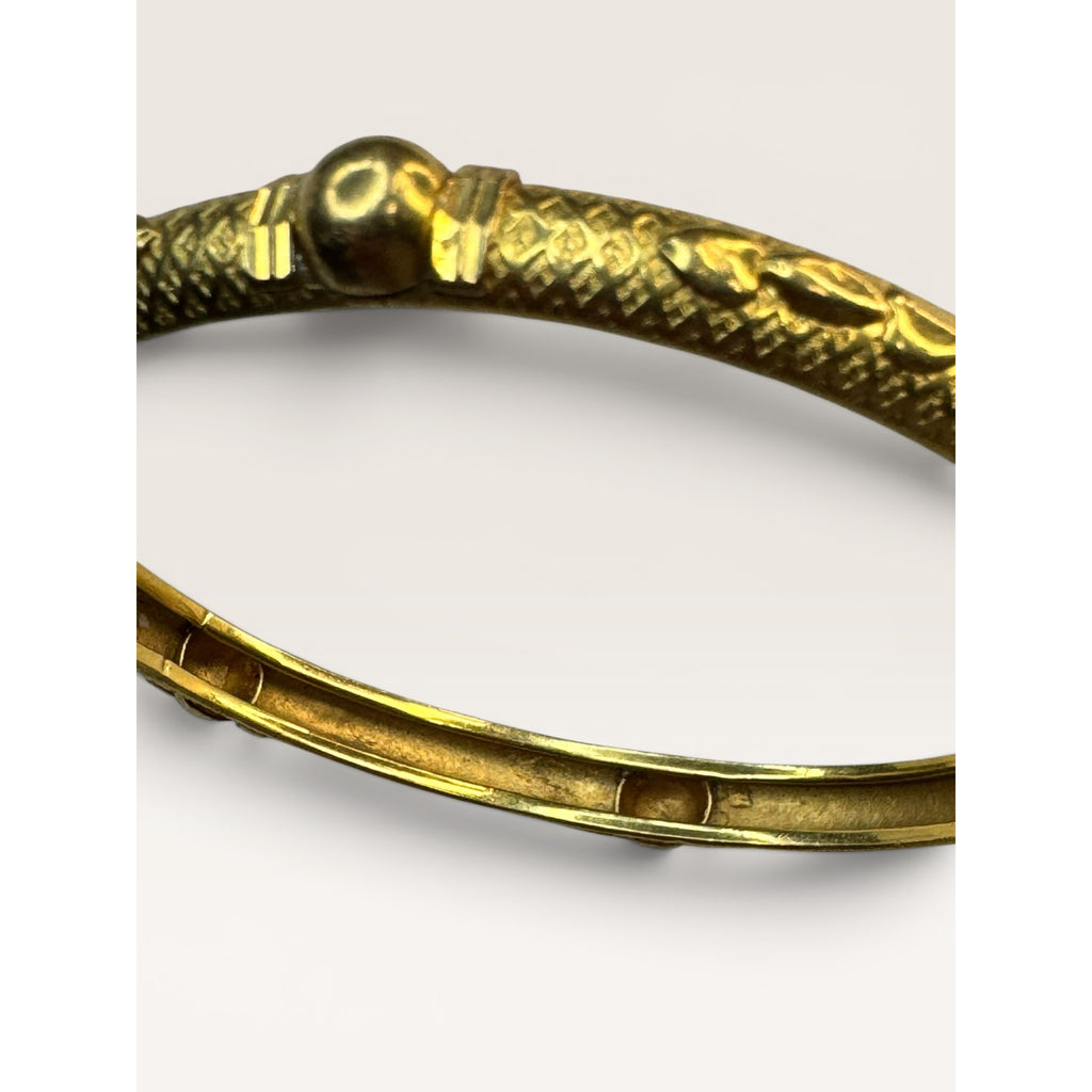22K Gold Indian Bangle Bracelets Pair Hand Chased KDM Size 7.5 Vintage