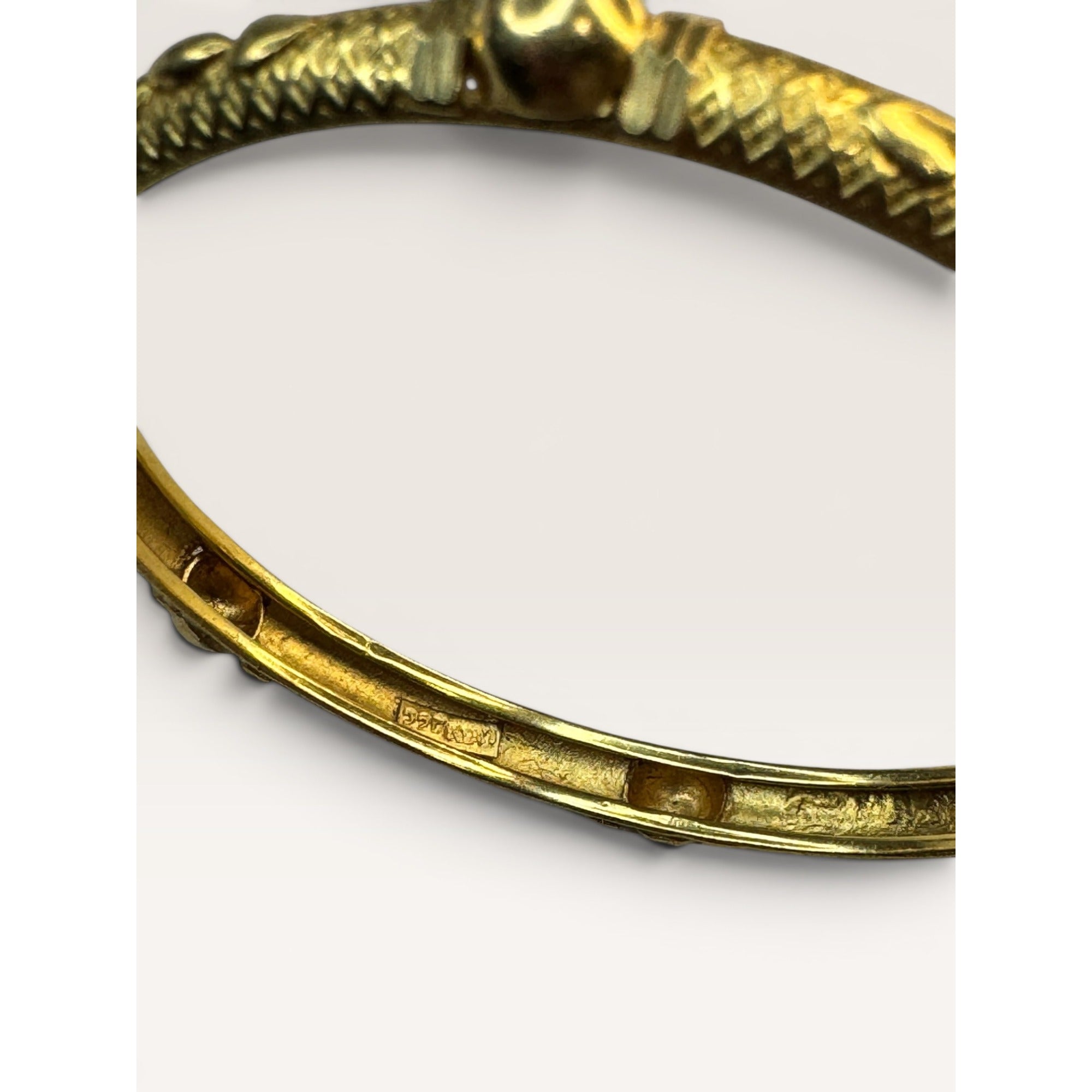 22K Gold Indian Bangle Bracelets Pair Hand Chased KDM Size 7.5 Vintage