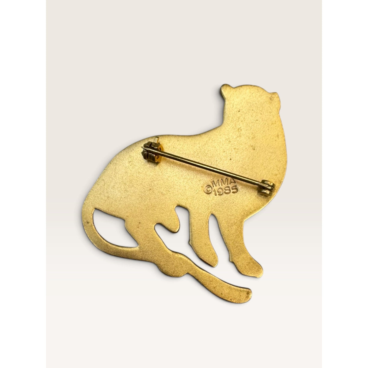 MMA 1985 Metropolitan Museum of Art Gold Tone Seated Leopard Brooch 1.76"